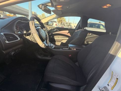 Used 2015 Chrysler 200 Limited w/ Convenience Group FWD image 7