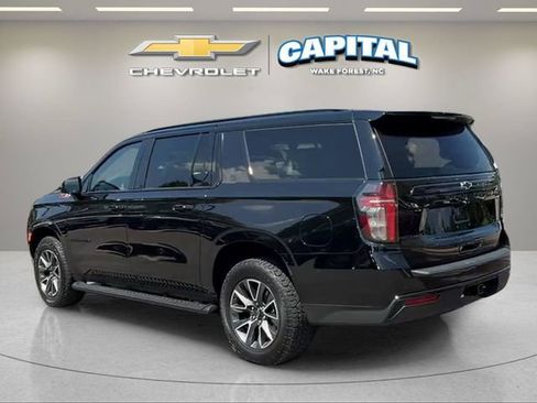 Used 2023 Chevrolet Suburban Z71 w/ Luxury Package AWD/4WD image 3