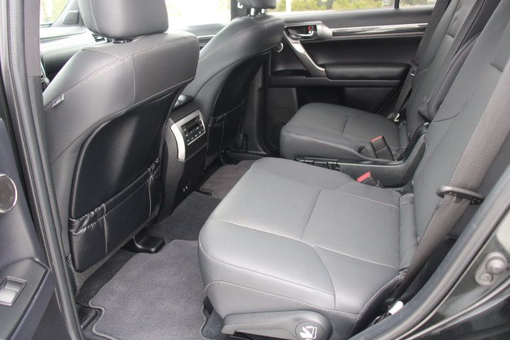 Used 2022 Lexus GX 460 Premium w/ Accessory Package AWD/4WD image 15