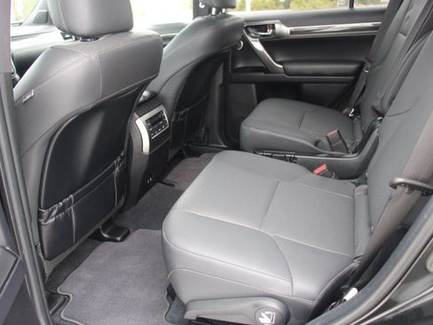 Used 2022 Lexus GX 460 Premium w/ Accessory Package AWD/4WD image 15