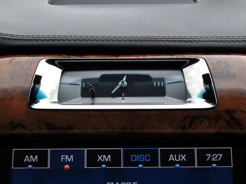 Used 2013 Cadillac Escalade Platinum image 25