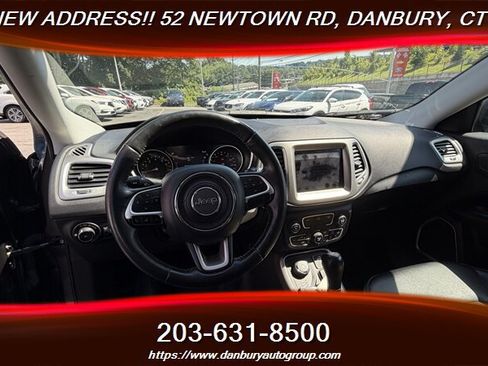 Used 2018 Jeep Compass Latitude w/ Popular Equipment Group AWD/4WD image 16