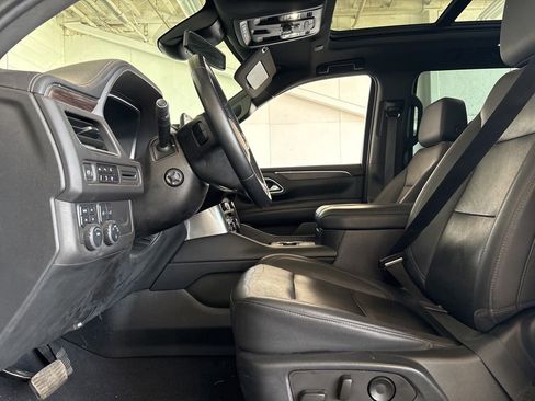 Used 2023 Chevrolet Tahoe Z71 w/ Luxury Package AWD/4WD image 7
