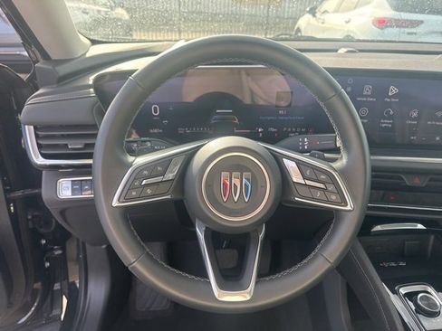 Used 2025 Buick Envision Preferred image 12