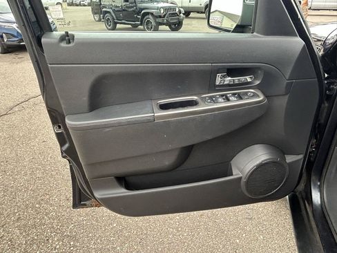 Used 2011 Jeep Liberty Limited Jet AWD/4WD image 14
