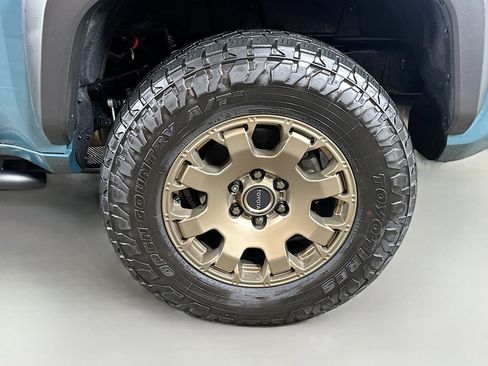 Used 2025 Toyota 4Runner Trailhunter image 28