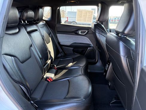 Certified 2024 Jeep Compass Latitude image 12