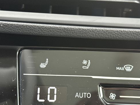 New 2026 Volkswagen Jetta SEL image 9