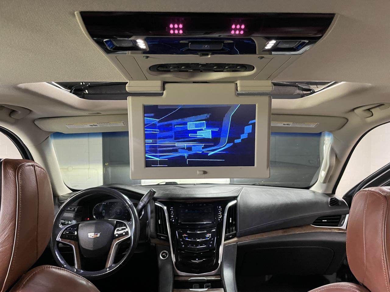 Used 2019 Cadillac Escalade Premium Luxury AWD/4WD image 25