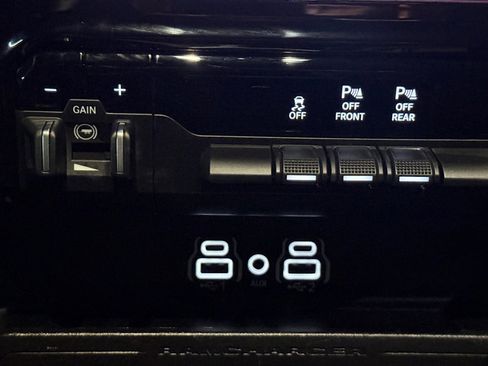 Certified 2025 RAM 1500 Big Horn image 25