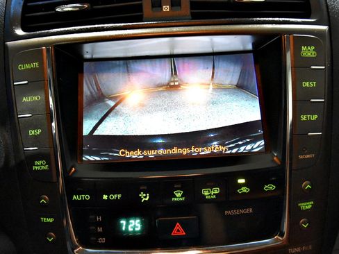 Used 2011 Lexus IS 250C image 17