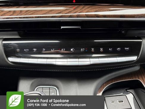 Used 2022 Cadillac Escalade Sport Platinum w/ LPO, ONYX Package image 36