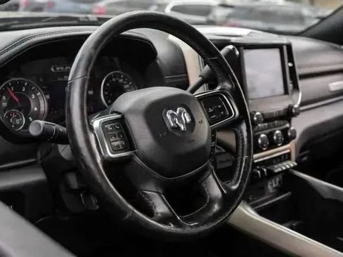 Used 2019 RAM 2500 Laramie w/ Black Appearance Package image 18