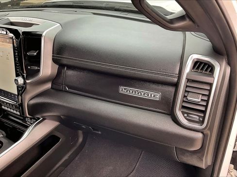 Used 2022 RAM 2500 Laramie AWD/4WD image 19