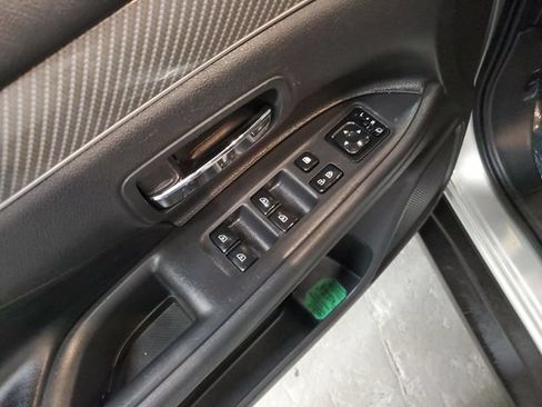 Used 2020 Mitsubishi Outlander ES AWD/4WD image 13
