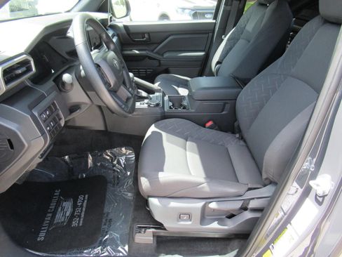 Used 2025 Toyota Tacoma SR w/ Towing Package AWD/4WD image 13