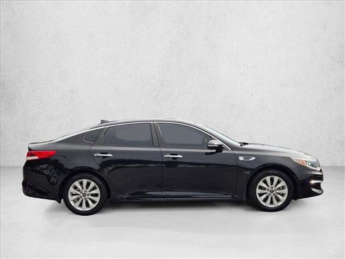 Used 2018 Kia Optima LX w/ 17" Alloy Wheels Package image 4