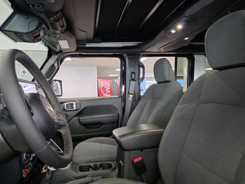 New 2024 Jeep Wrangler Unlimited AWD/4WD image 21