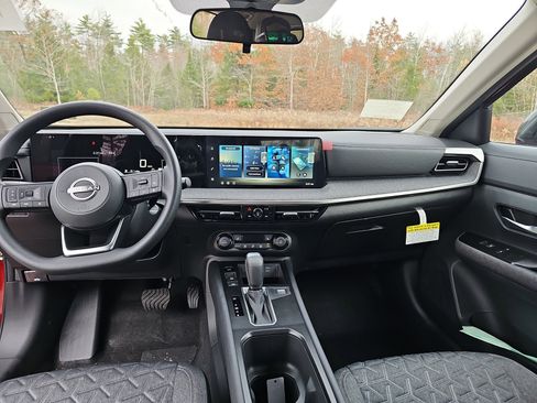 New 2026 Nissan Kicks SV w/ Charging Package image 3