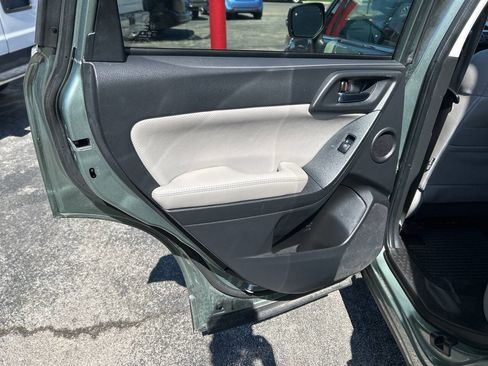 Used 2015 Subaru Forester 2.5i Touring w/ Popular Package #1 image 15