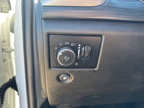 Used 2019 Jeep Grand Cherokee Laredo image 12