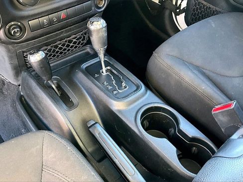 Used 2018 Jeep Wrangler Unlimited Sport S image 14