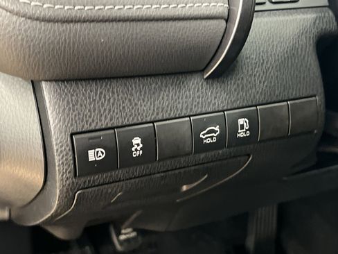 Used 2019 Toyota Camry SE image 28