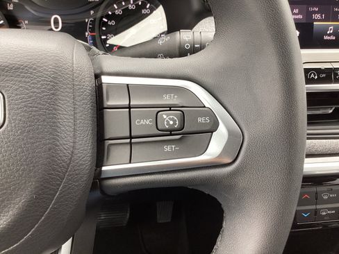 Used 2024 Jeep Compass Latitude image 18