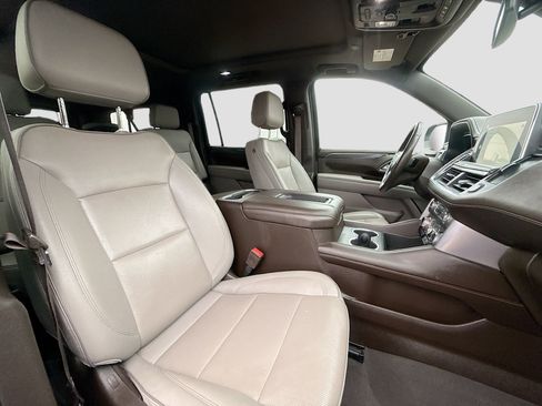 Used 2022 GMC Yukon XL SLT w/ SLT Premium Package image 36