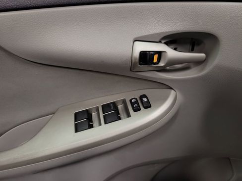 Used 2012 Toyota Corolla LE image 18