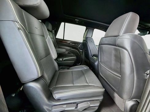 Used 2023 Cadillac Escalade Premium Luxury AWD/4WD image 30