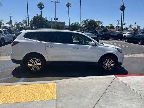 Used 2017 Chevrolet Traverse LT FWD image 13