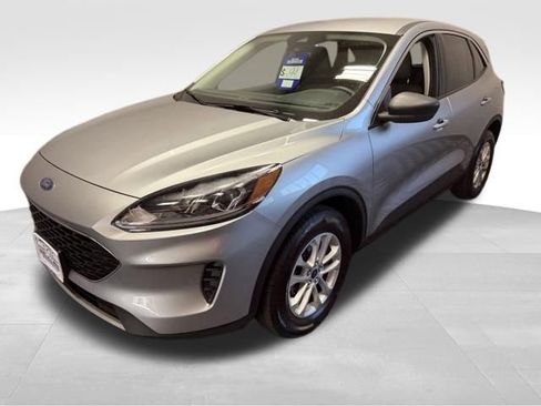 Used 2022 Ford Escape SE w/ Cold Weather Package AWD/4WD image 1
