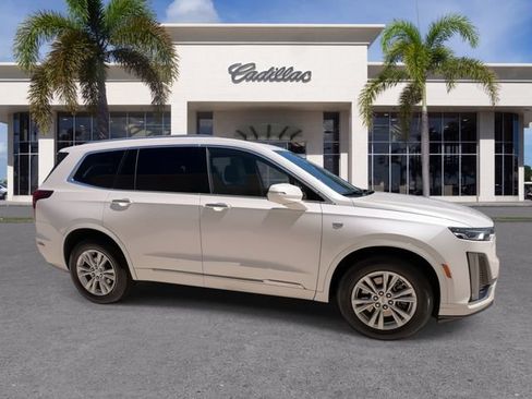 Certified 2023 Cadillac XT6 Luxury FWD image 17