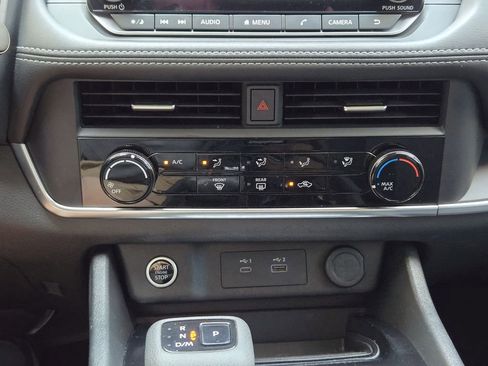 Used 2023 Nissan Rogue S image 16