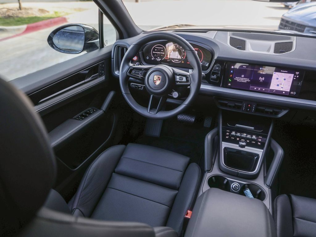 Certified 2026 Porsche Cayenne AWD/4WD image 31