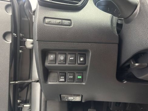 Used 2020 Nissan Rogue SV AWD/4WD image 11