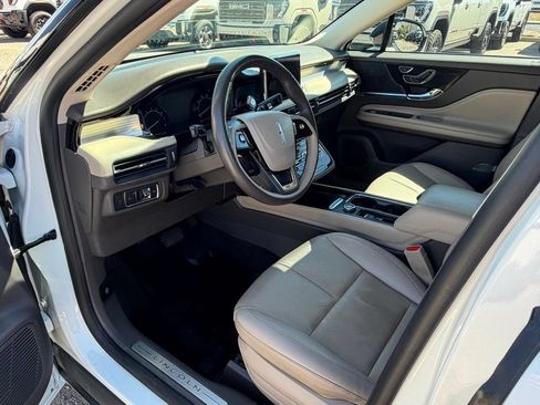 Used 2022 Lincoln Corsair FWD w/ Premium Package image 15