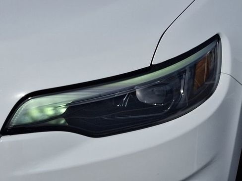 Used 2022 Jeep Cherokee Limited image 9