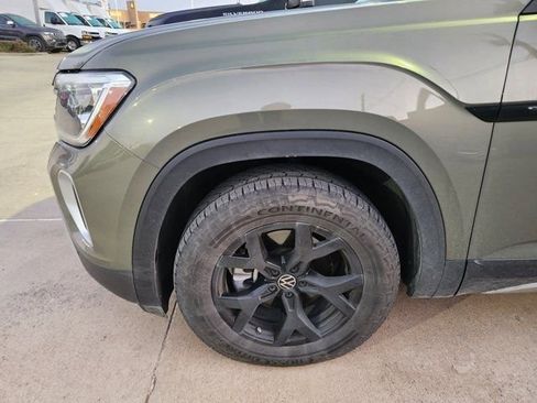 Used 2024 Volkswagen Atlas Peak Edition SEL image 7