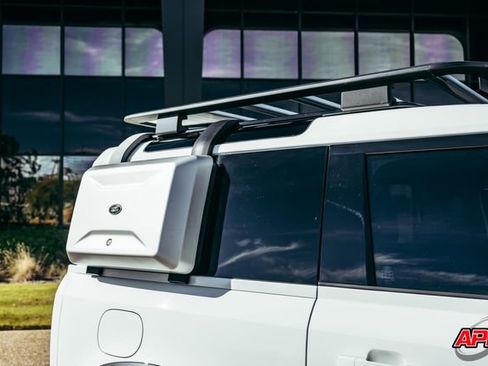 Used 2022 Land Rover Defender 90 X-Dynamic S image 30