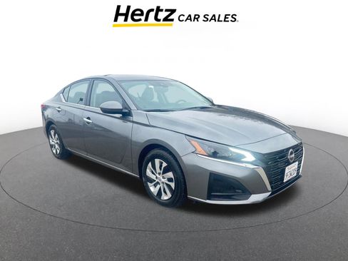 Used 2023 Nissan Altima 2.5 S image 1