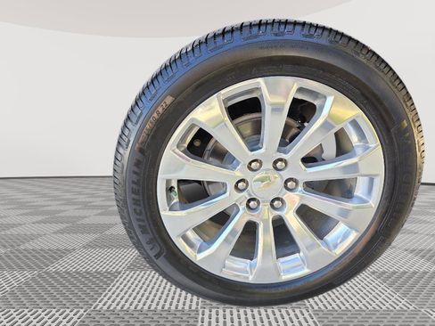 Used 2021 Chevrolet Tahoe Premier w/ Premium Package image 24