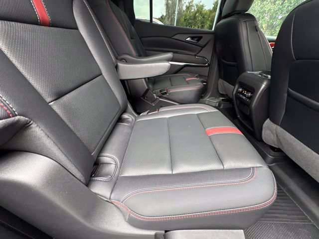 Used 2025 Chevrolet Traverse RS AWD/4WD image 6