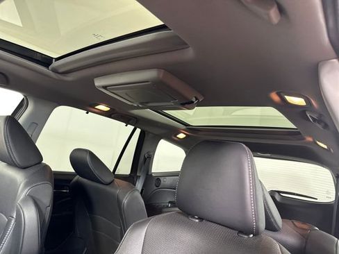 Used 2019 Honda Pilot Elite image 12
