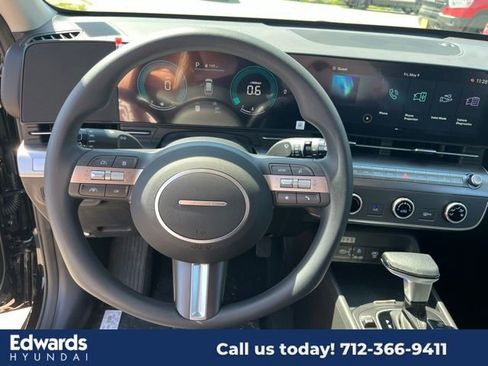 New 2025 Hyundai Kona SE image 12