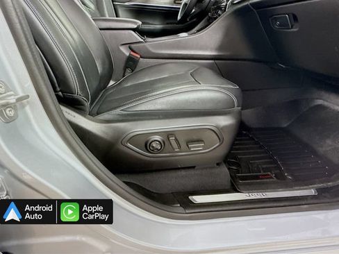 Used 2022 Jeep Grand Cherokee Overland AWD/4WD image 39