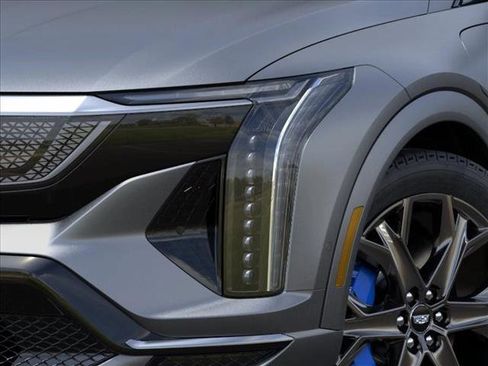 New 2026 Cadillac Optiq V w/ Magnus Launch Edition image 10