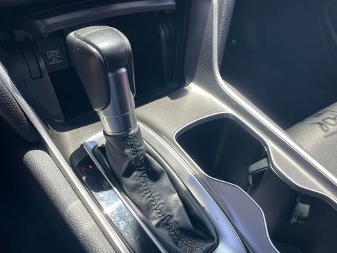 Used 2022 Honda Accord Sport image 6