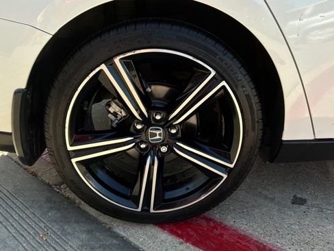 Used 2023 Honda Accord Sport image 9